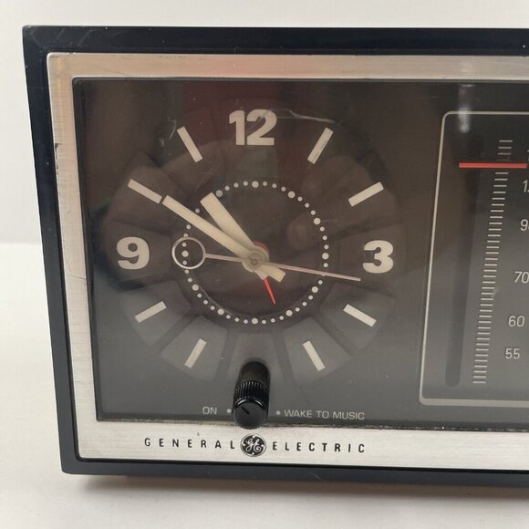 Vintage General Electric AM Radio Alarm Clock Model 7-4725A Working Retro 70s - Picture 2 of 10